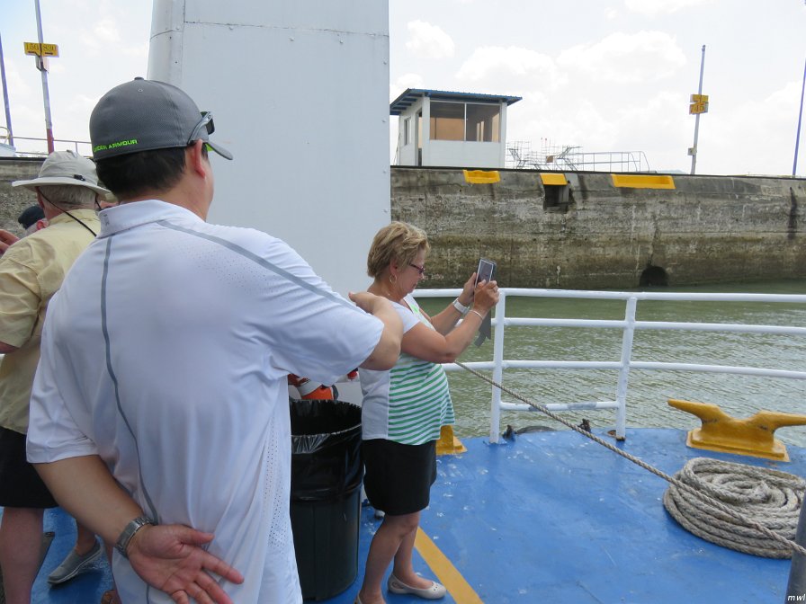 Visite du canal de Panama - On attend le bateau rouge