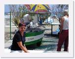 2002:04:28 14:23:11 - Grillage de petits poissons sur la plage.