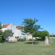 Charentes Notre maison à la ferme Le Pérou à Meursac en Charente-Maritime.
