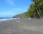 Plage de la Grande Anse Les vagues sont trop fortes. On ne se baignera pas à cet endroit.